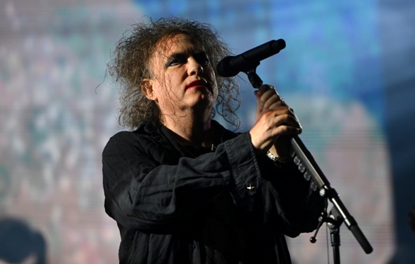 CHICAGO, ILLINOIS - SEPTEMBER 17: Robert Smith of The Cure performs during Riot Fest 2023 at Douglass Park on September 17, 2023 in Chicago, Illinois. (Photo by Daniel Boczarski/Getty Images)